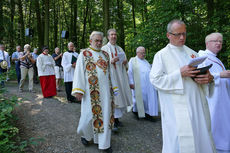 Festgottesdienst zum 1.000 Todestag des Heiligen Heimerads auf dem Hasunger Berg (Foto: Karl-Franz Thiede)